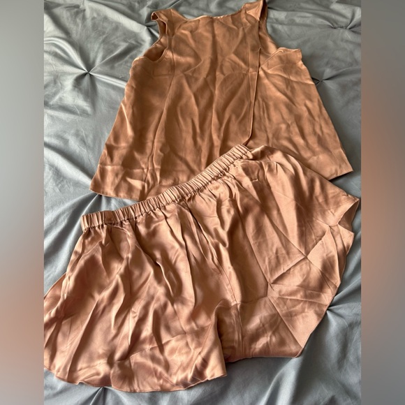 Lunya Washable Silk Pajama Set NWOT - Picture 5 of 16